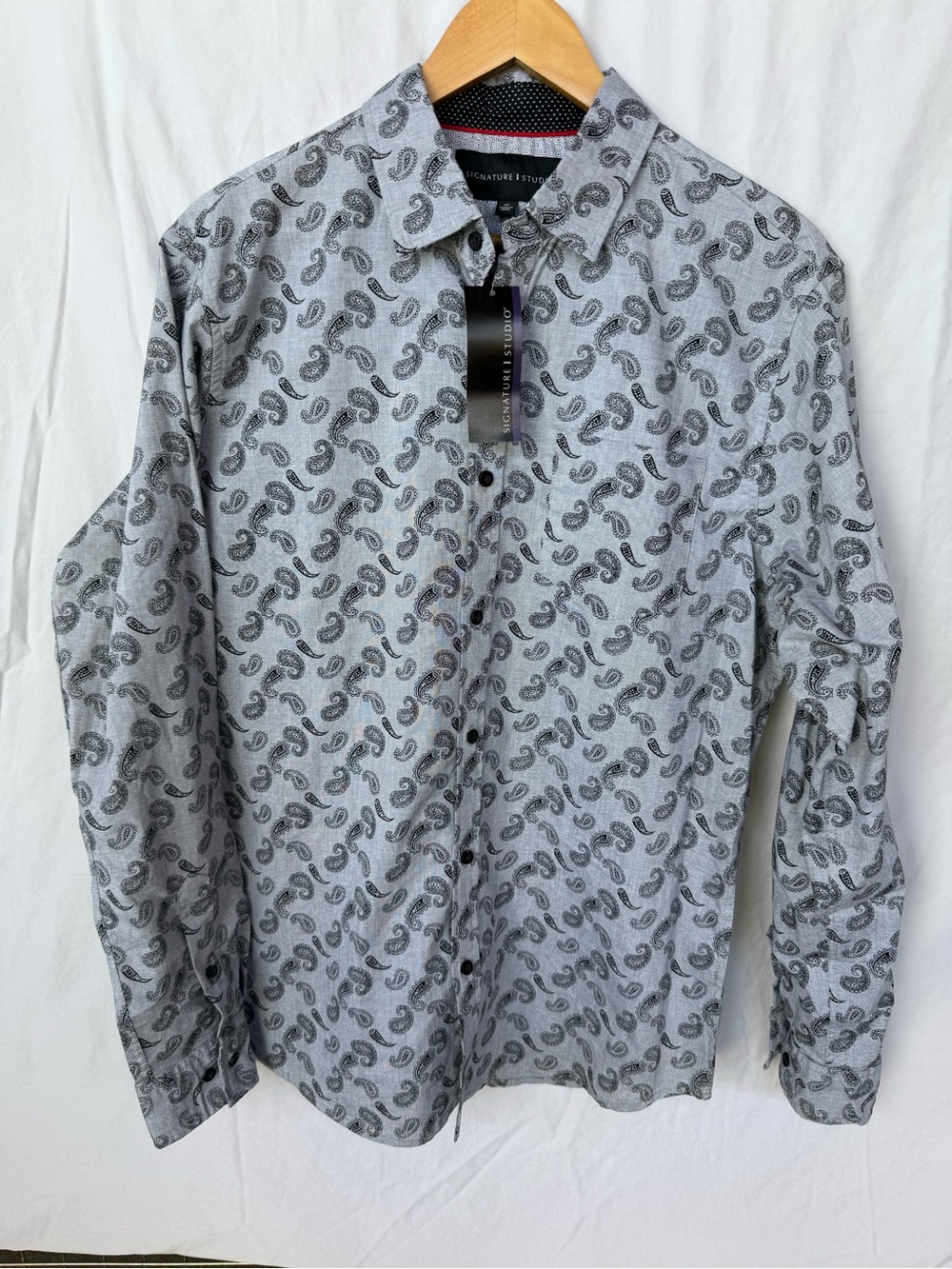 Signature Studio Men’s Gray Paisley Button-Down Shirt